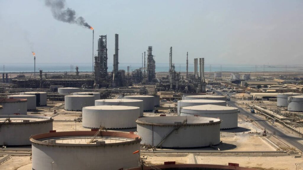 Oil prices rise 1% thanks to Iran’s sanctions and a decrease in America