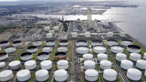 The oil decline is more than 1%, amid fears of the decline in demand due to the trade war