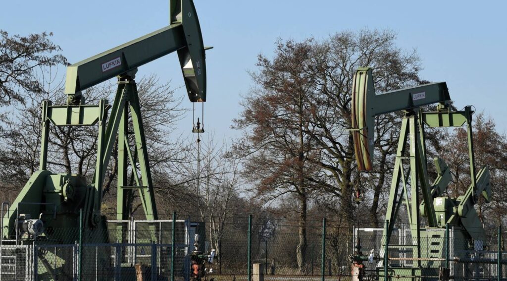 Oil rises suddenly after Iran’s questioning of an agreement with Washington